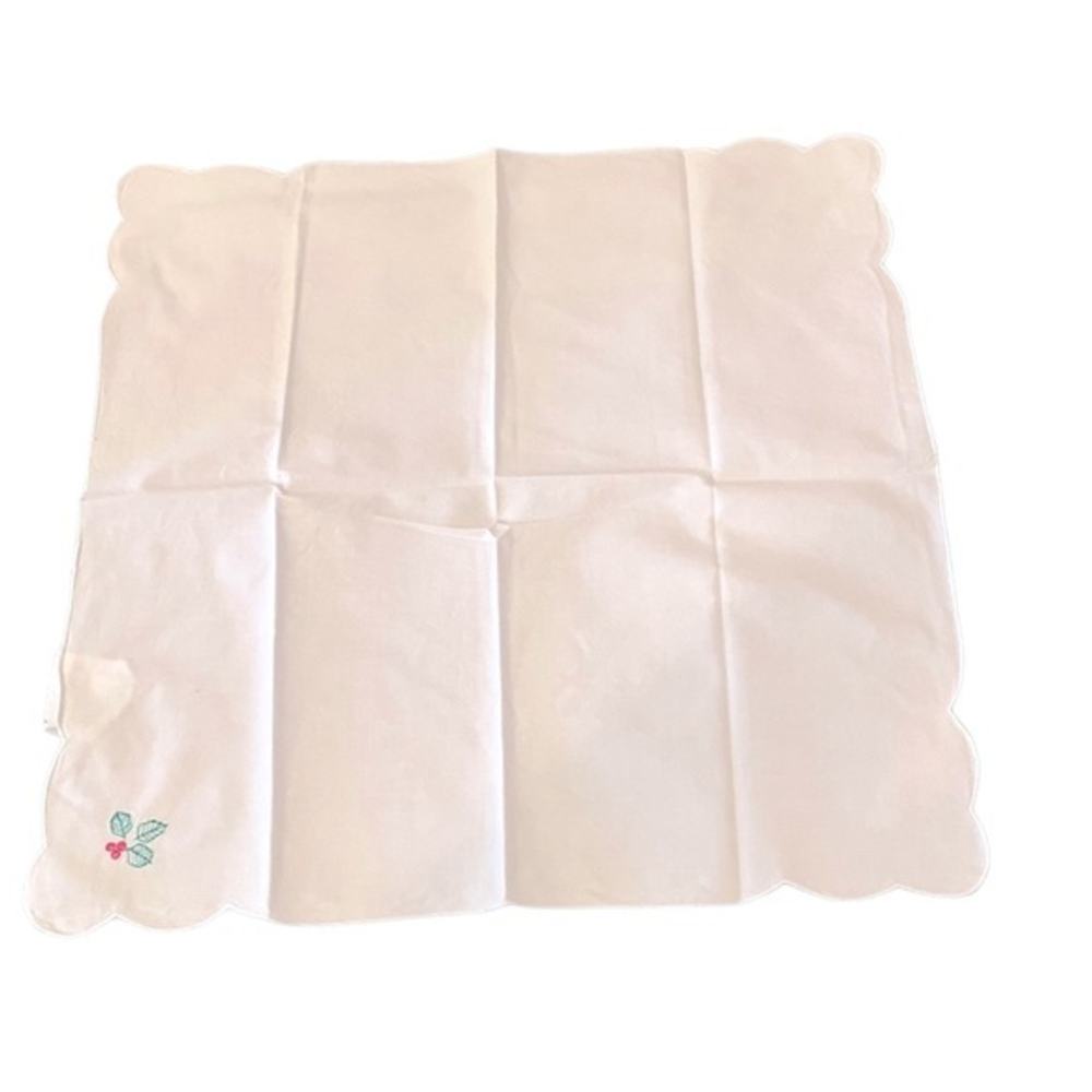 NWOT Needwork Holly Cloth Napkins 16x16 (7)‎ Cotton